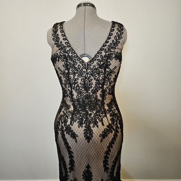 👍NWT Cachet black embroidered tulle beige stretch lined maxi gown dress size 12 - Picture 7 of 11
